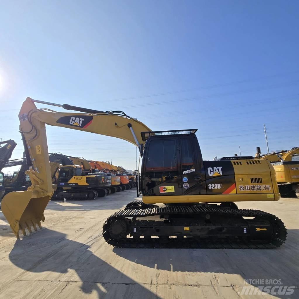 CAT 323 D L 中型油圧ショベル 7ｔ-12ｔ（ユンボ・パワーショベル・バックホー）