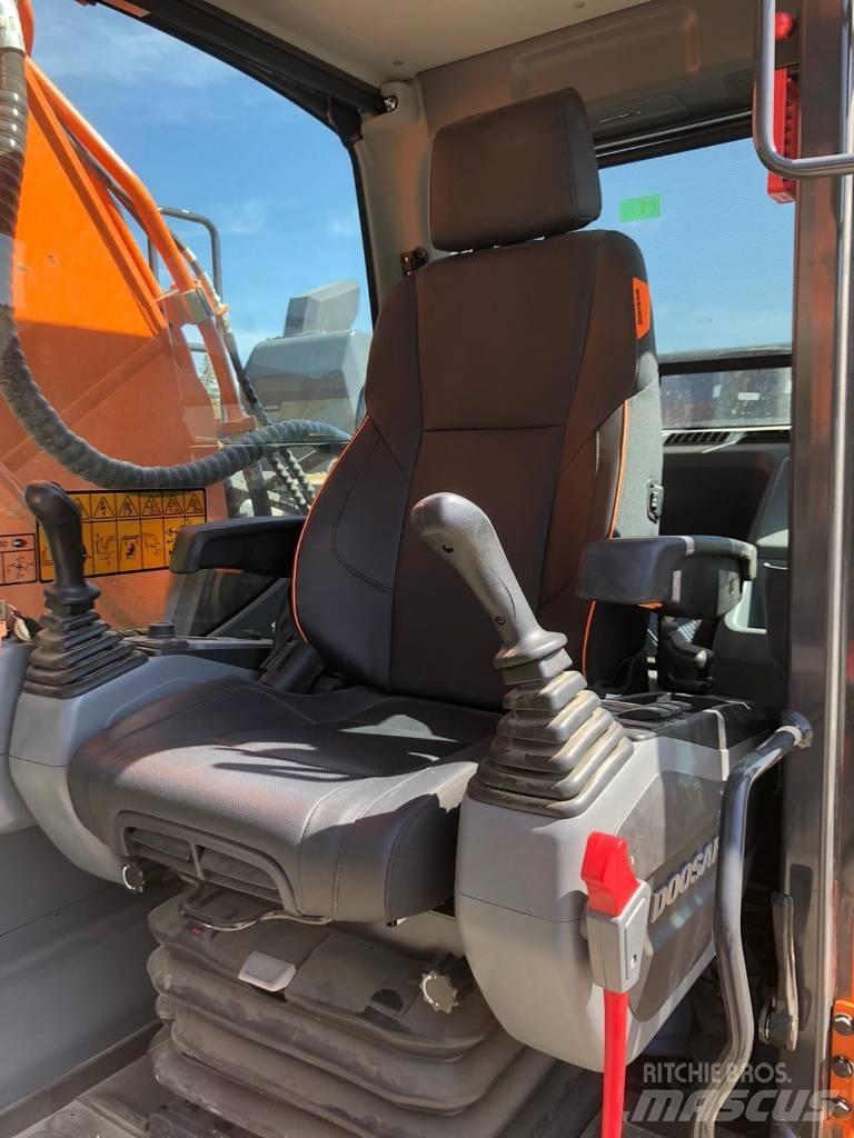 Doosan DX 300 LC-7 大型油圧ショベル12t以上（パワーショベル・ユンボ）