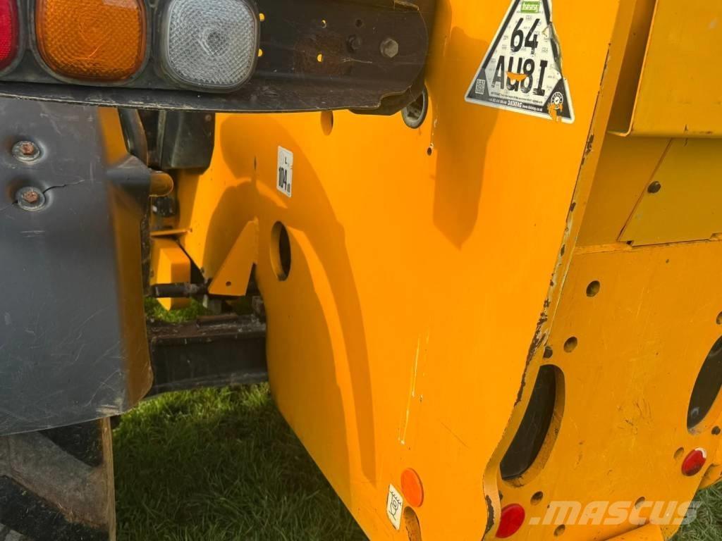 JCB 535-95 テレスコーピックハンドラー