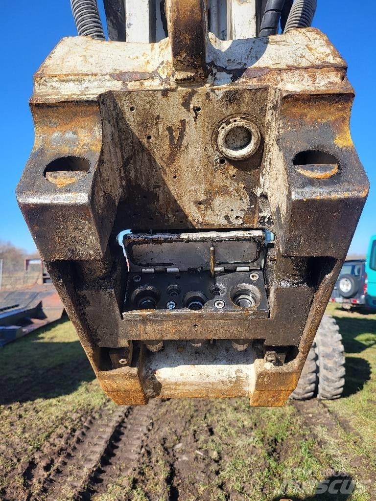 Hitachi ZX 170 W-3 ホイール式油圧ショベル（パワーショベル・ユンボ・バックホー）