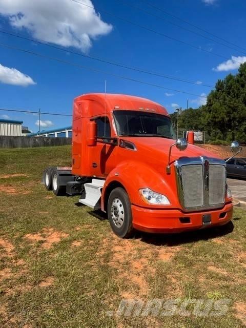 Kenworth T 680 中古トラクターヘッド | トレーラーヘッド