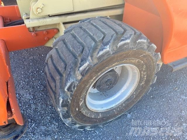 JLG 4394 RT ブームリフト　屈伸型
