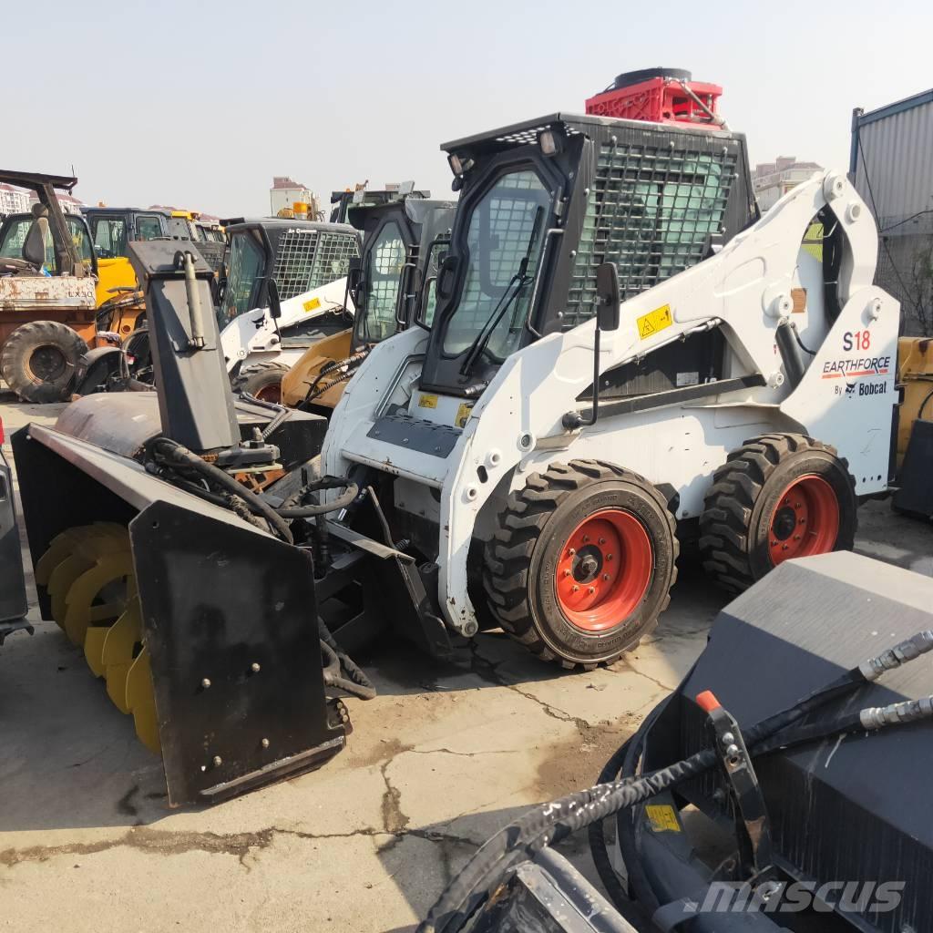 Bobcat S18 スキッドステアローダー