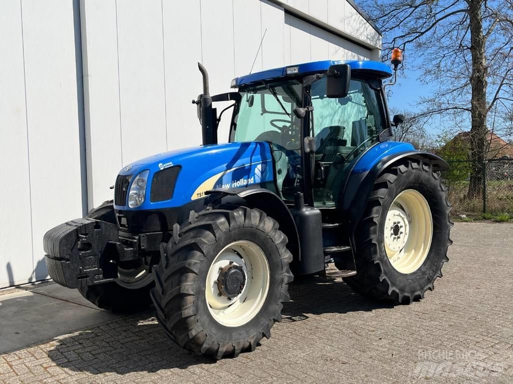 New Holland TS 115 A トラクター