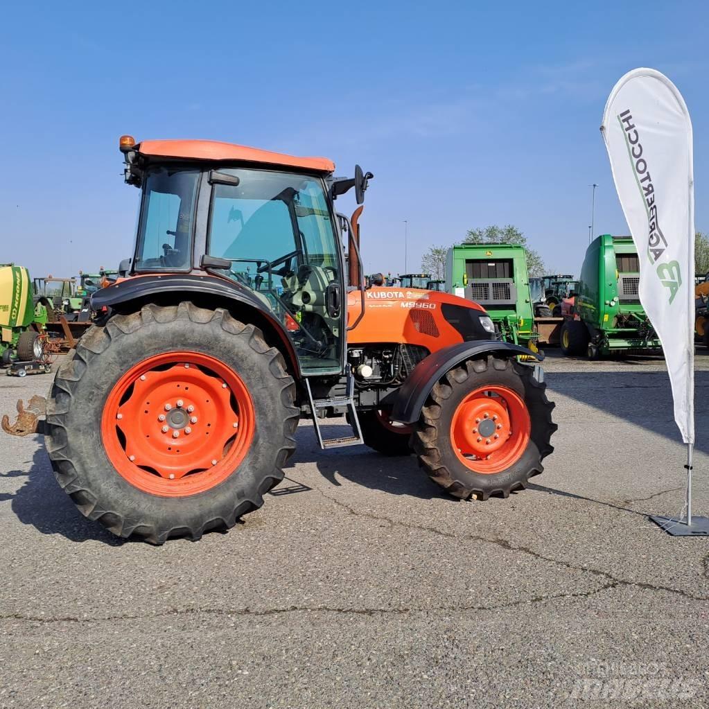 Kubota M 9960 HD トラクター