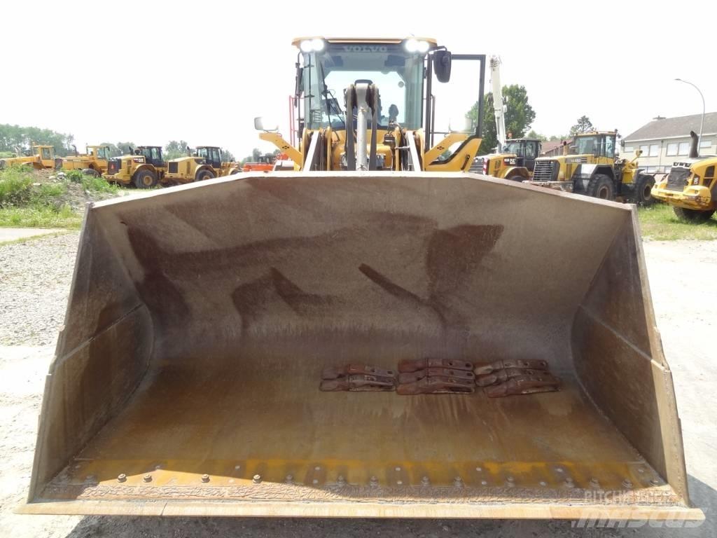 Volvo L 120 H ホイールローダー・タイヤショベル
