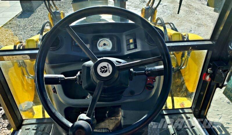 New Holland B 115 バックホーローダー