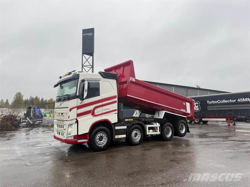 Volvo FH540 8x4 ダンプ
