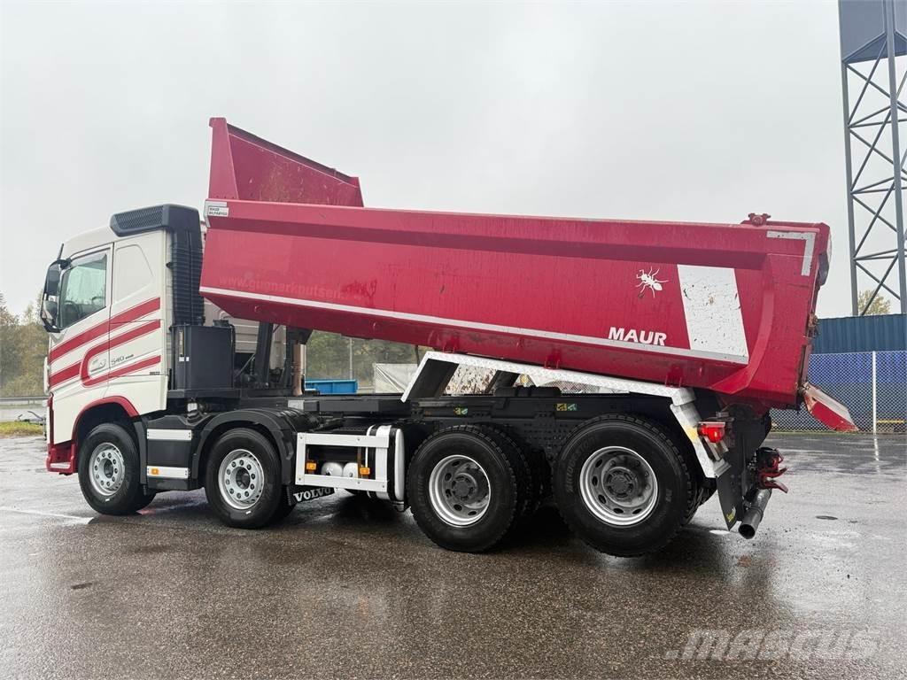 Volvo FH540 8x4 ダンプ