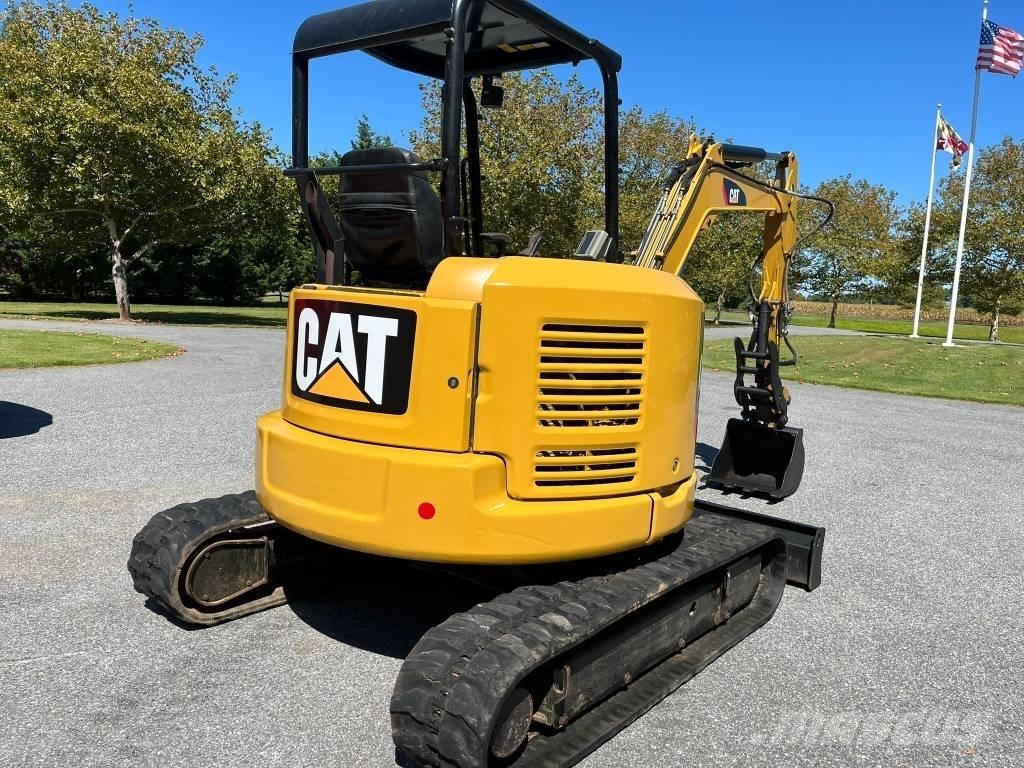 CAT 304 E 2 CR ミニ油圧ショベル 7t以下（ミニユンボ・ミニディガー）