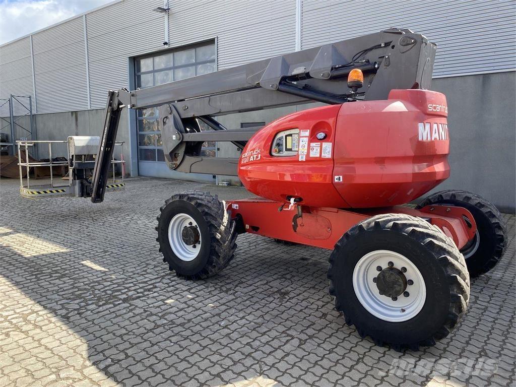 Manitou 200ATJ RC ブームリフト　屈伸型