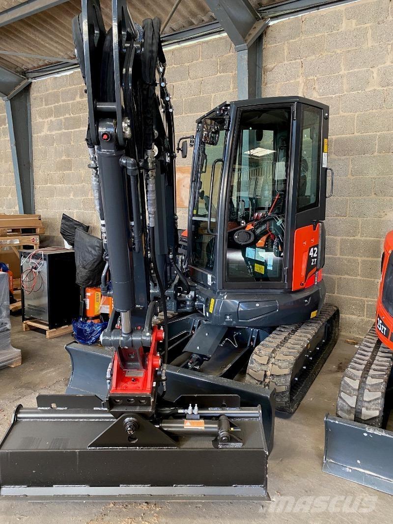 Eurocomach 42ZT ミニ油圧ショベル 7t以下（ミニユンボ・ミニディガー）