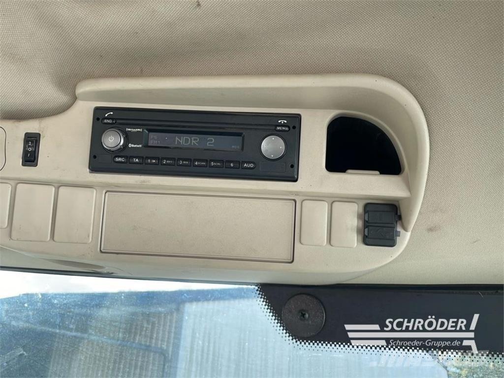 John Deere 6230 R トラクター