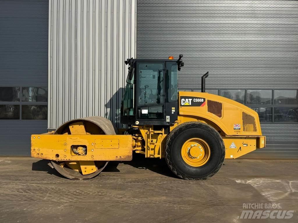 CAT CS66B 振動ローラ