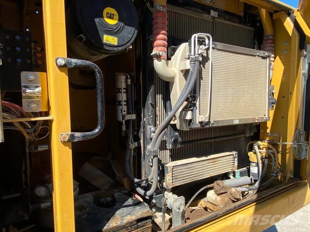 CAT 323 E 大型油圧ショベル12t以上（パワーショベル・ユンボ）