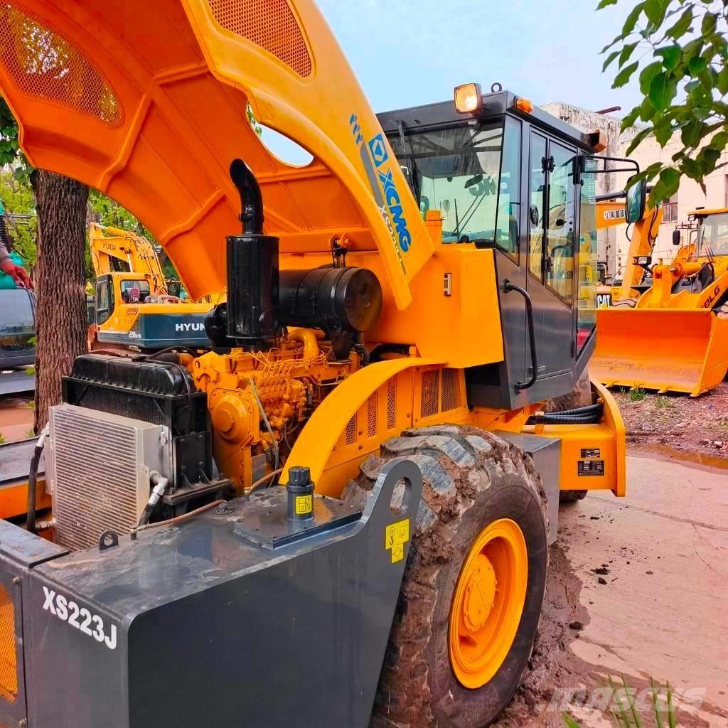 XCMG XS 223 J 振動ローラ