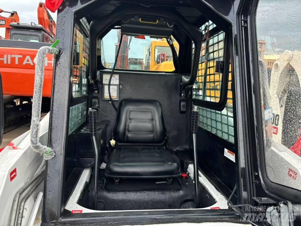 Bobcat S 160 スキッドステアローダー