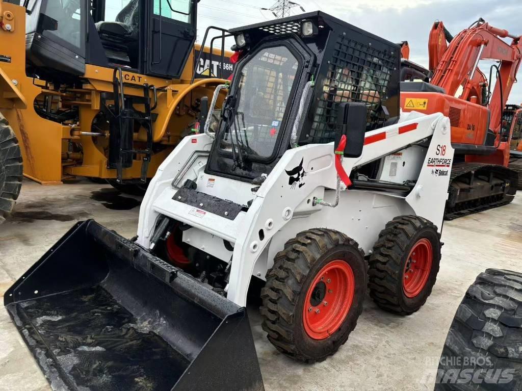 Bobcat S 160 スキッドステアローダー