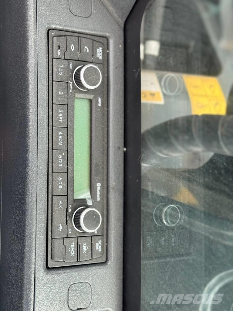 Hyundai HW 150 ACR ホイール式油圧ショベル（パワーショベル・ユンボ・バックホー）