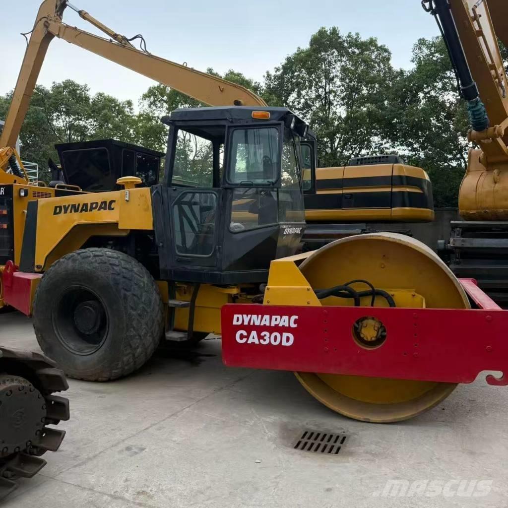 Dynapac CA 30 D 振動ローラ