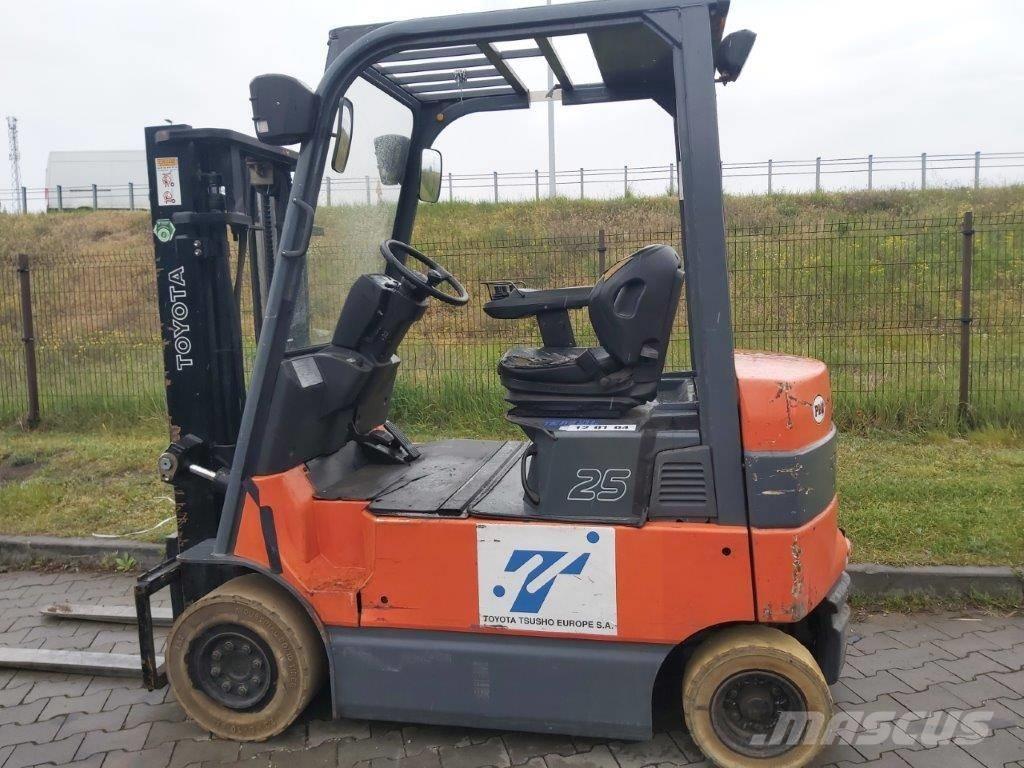 Toyota 7 FB MF 25 バッテリーフォークリフト
