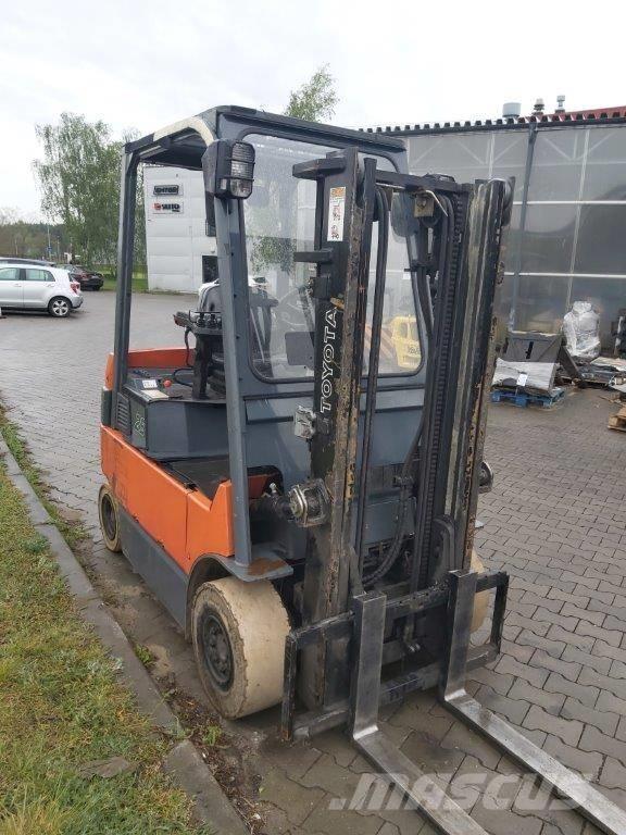 Toyota 7 FB MF 25 バッテリーフォークリフト