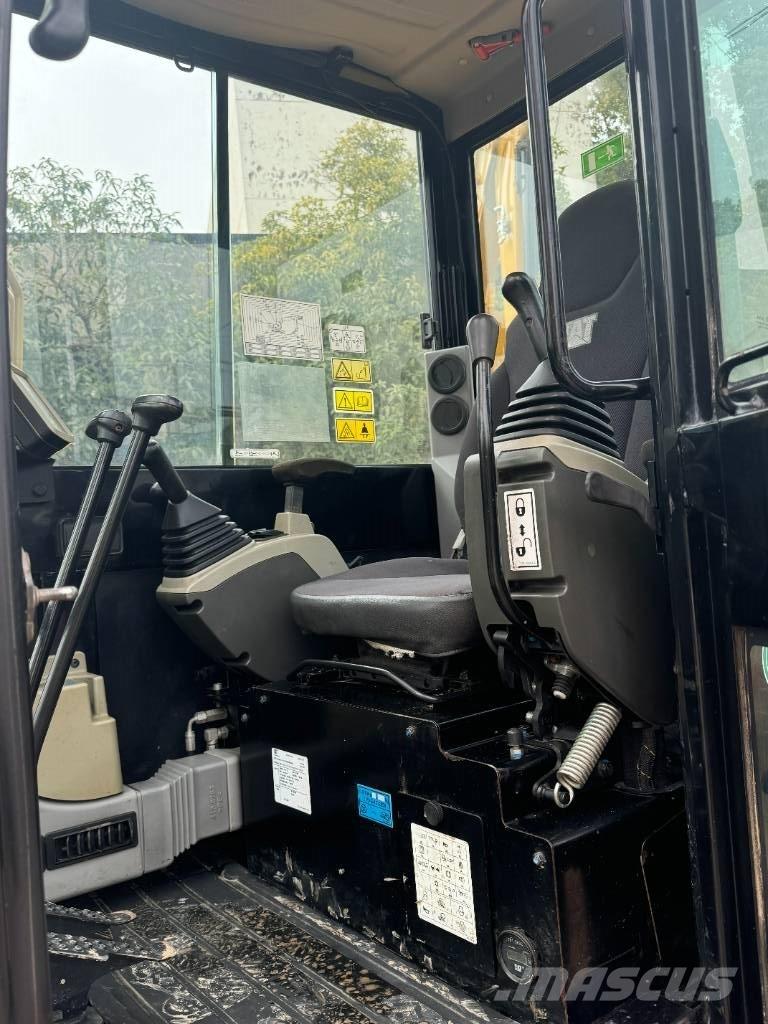 CAT CAT 305.5E2 ミニ油圧ショベル 7t以下（ミニユンボ・ミニディガー）