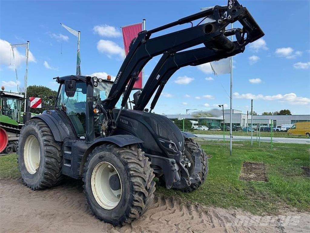 Valtra T 254 Versu トラクター