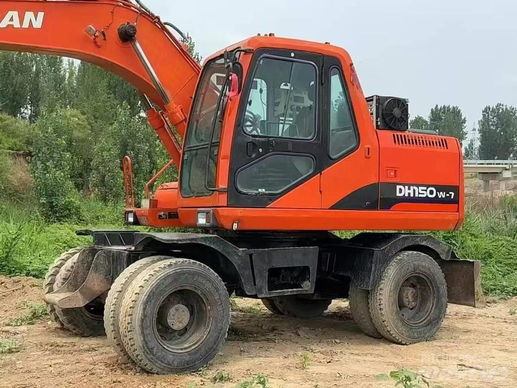 Doosan 150 W-7 ホイール式油圧ショベル（パワーショベル・ユンボ・バックホー）