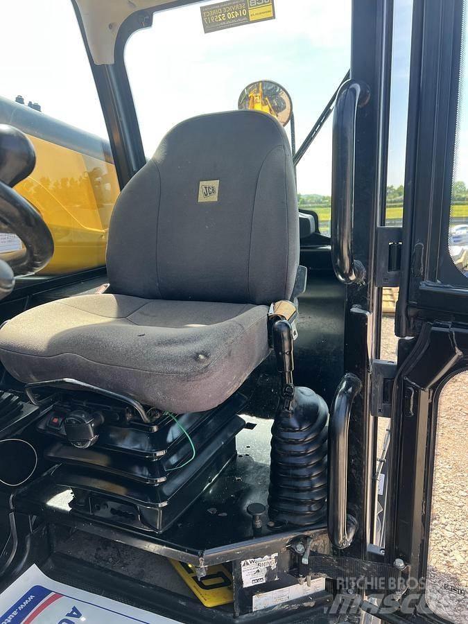 JCB 535-95 テレスコーピックハンドラー