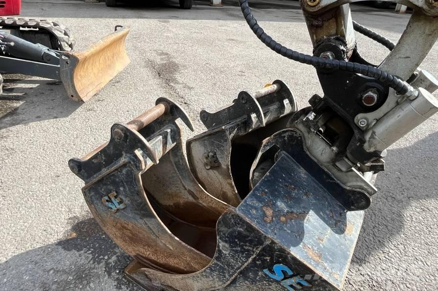 Takeuchi TB 216 ミニ油圧ショベル 7t以下（ミニユンボ・ミニディガー）