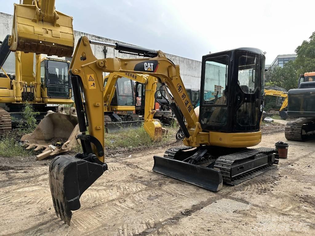 CAT 303 CR ミニ油圧ショベル 7t以下（ミニユンボ・ミニディガー）