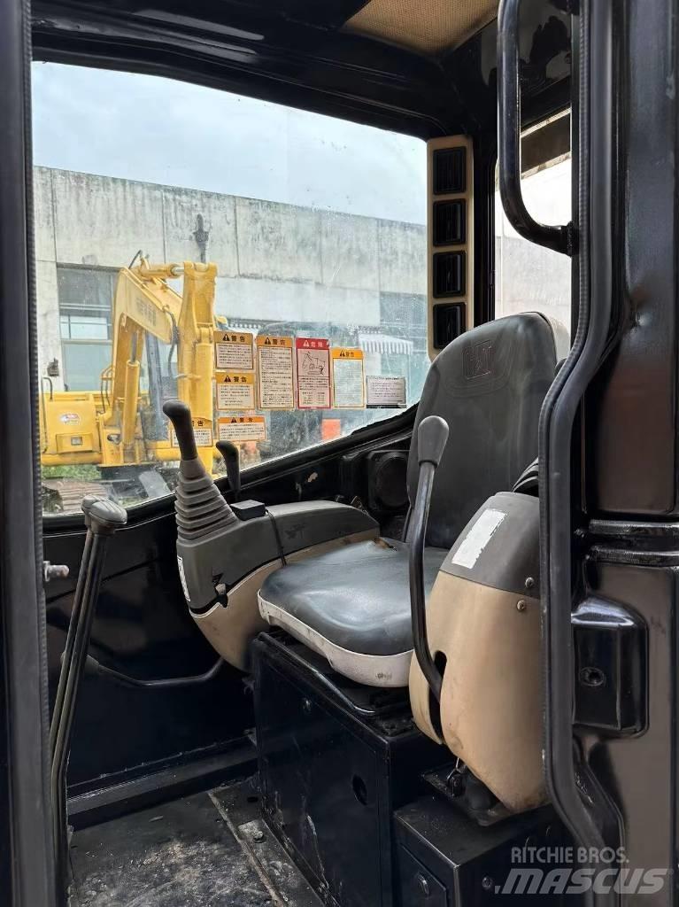 CAT 303 CR ミニ油圧ショベル 7t以下（ミニユンボ・ミニディガー）