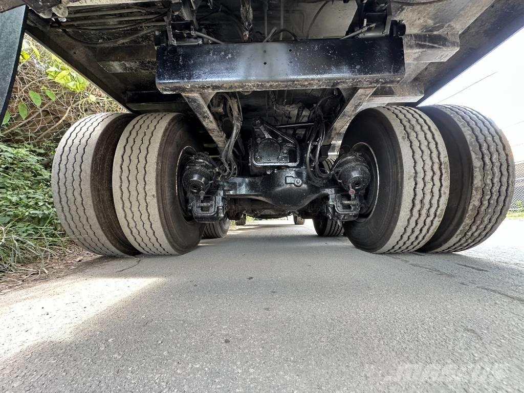 Mack MR613 塵芥車、パッカー車