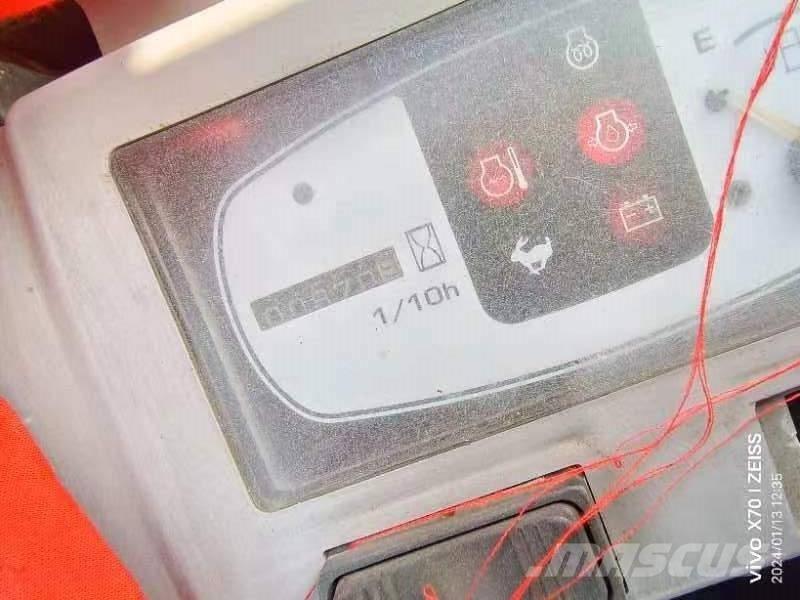 Komatsu PC 18 MR ミニ油圧ショベル 7t以下（ミニユンボ・ミニディガー）