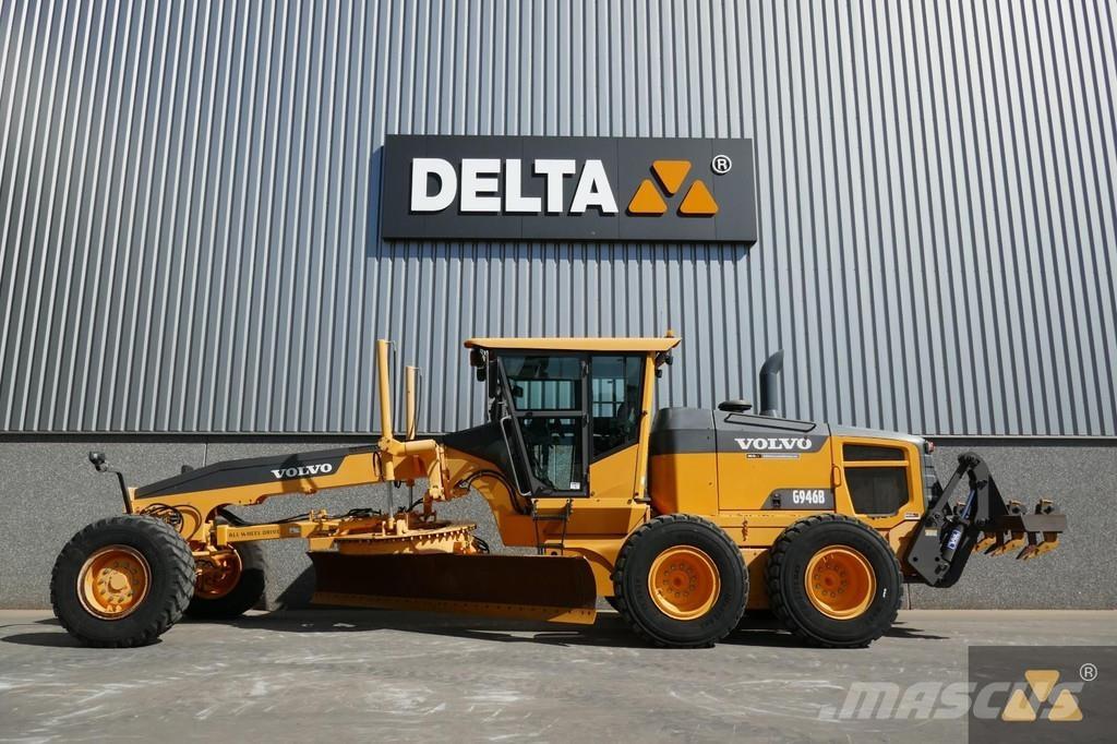 Volvo G946B AWD モーターグレーダー