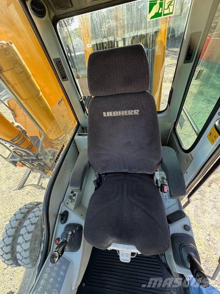 Liebherr A 924 C 廃棄物／工業産廃処理機