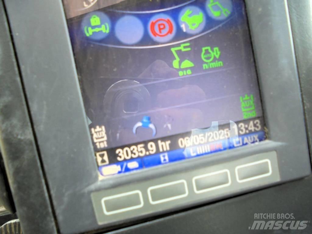 Takeuchi TB 295 W-2 ホイール式油圧ショベル（パワーショベル・ユンボ・バックホー）