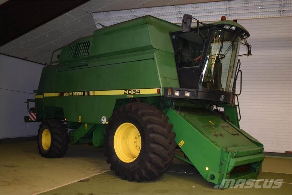 John Deere 2064 コンバイン