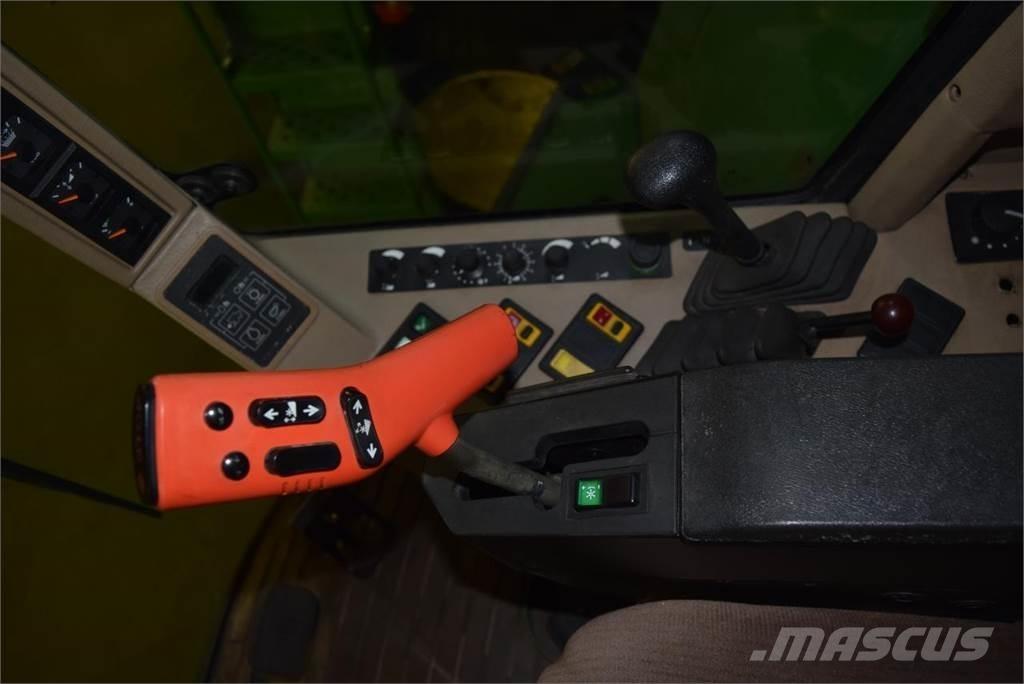 John Deere 2064 コンバイン