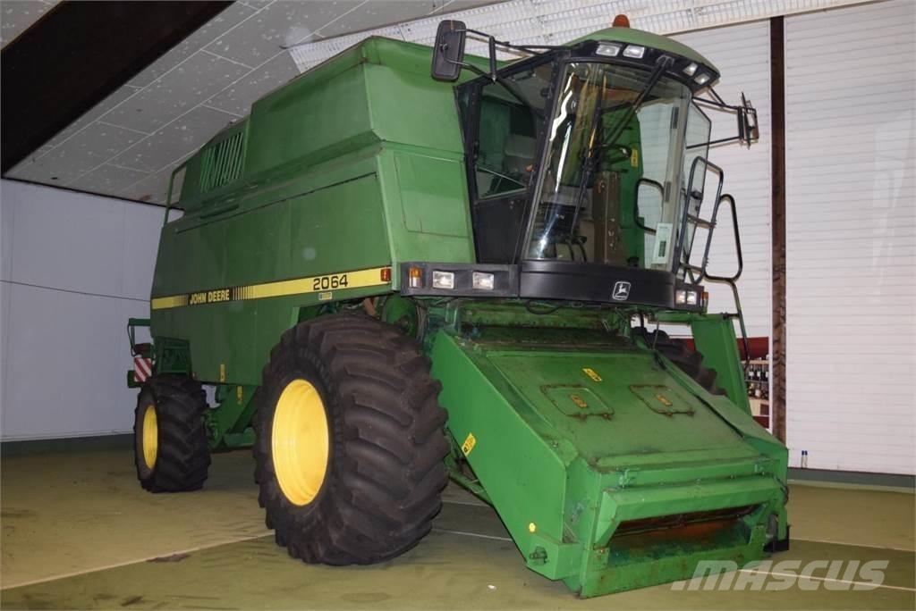 John Deere 2064 コンバイン