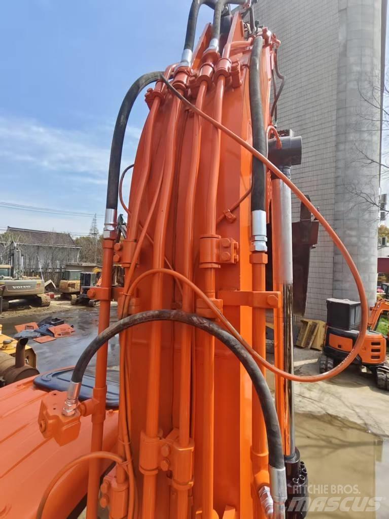 Doosan DX 225 LC 大型油圧ショベル12t以上（パワーショベル・ユンボ）