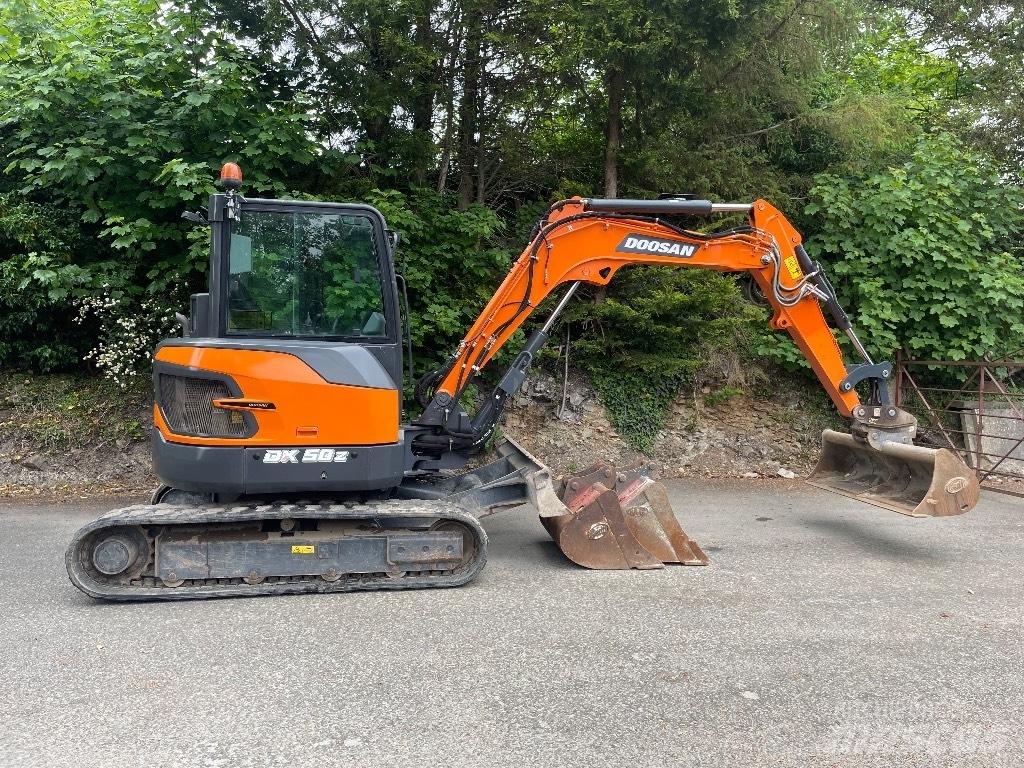 Doosan DX 50 Z ミニ油圧ショベル 7t以下（ミニユンボ・ミニディガー）