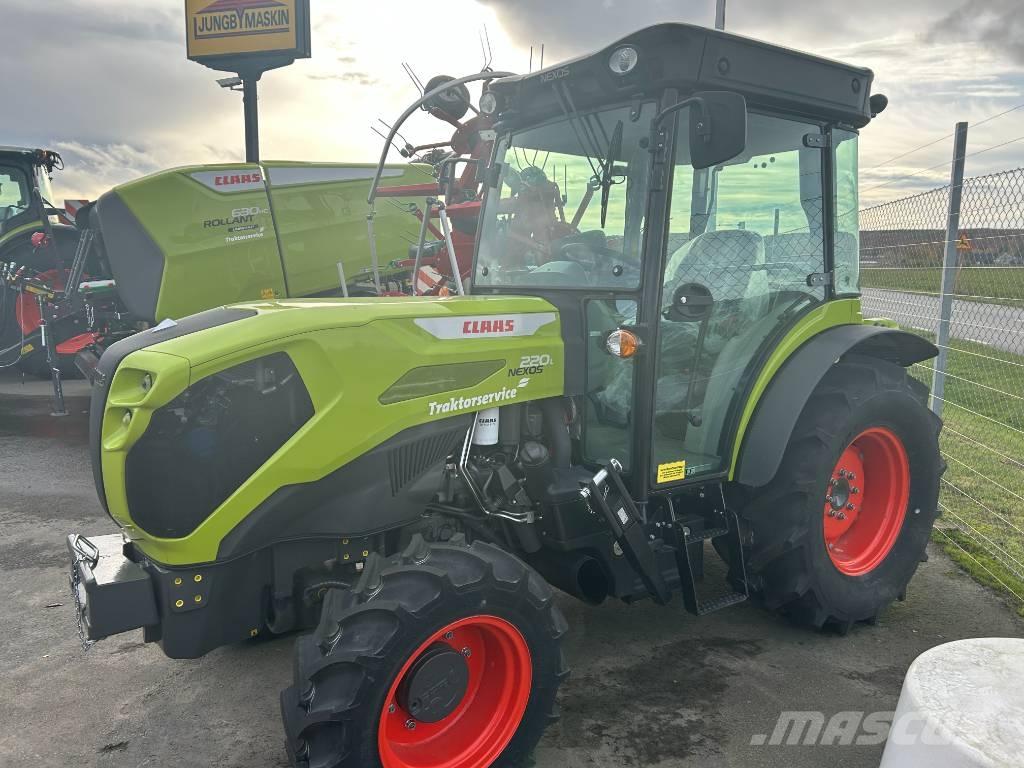CLAAS Nexos 220 トラクター
