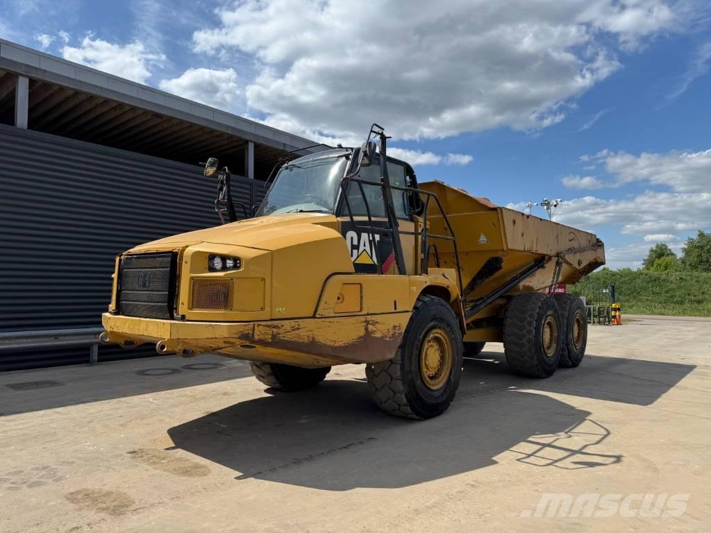 CAT 730C アーティキュレート式ダンプトラック