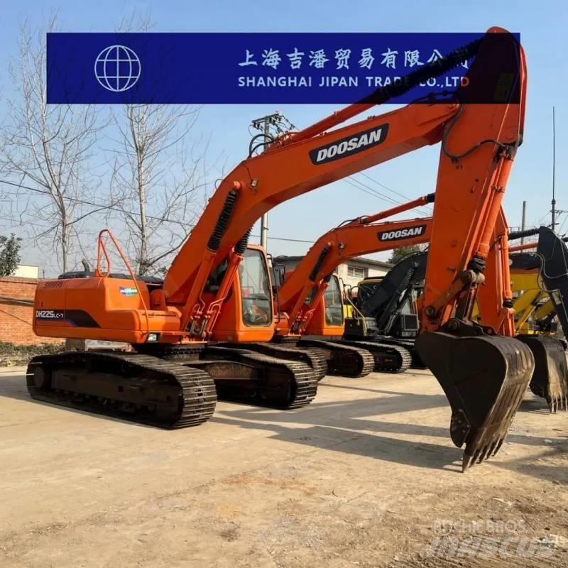 Doosan DH 225 LC-7 大型油圧ショベル12t以上（パワーショベル・ユンボ）