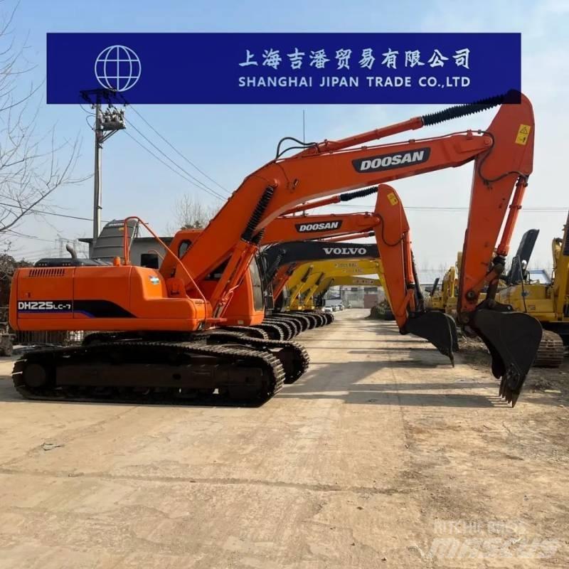 Doosan DH 225 LC-7 大型油圧ショベル12t以上（パワーショベル・ユンボ）