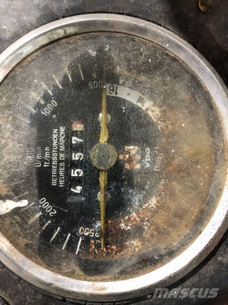International 353 トラクター
