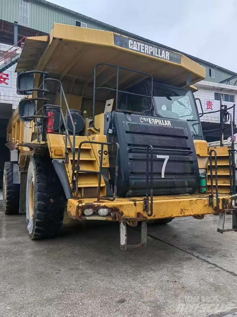 CAT 777E アーティキュレート式ダンプトラック
