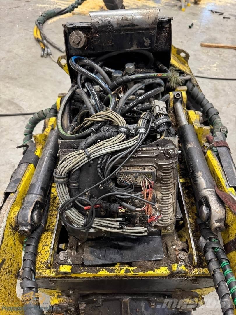 John Deere H415 ハーベスタヘッド
